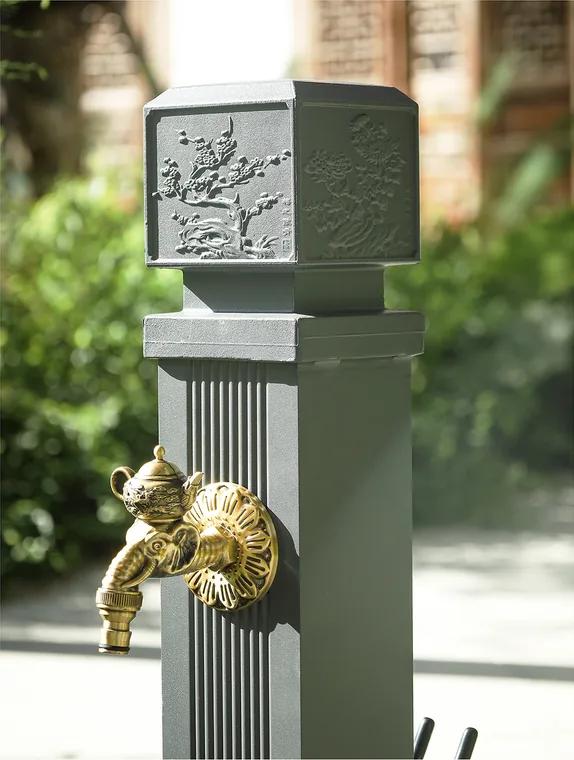 A stainless steel outdoor series designed for commercial bathroom, hospitality and public sanitary projects.